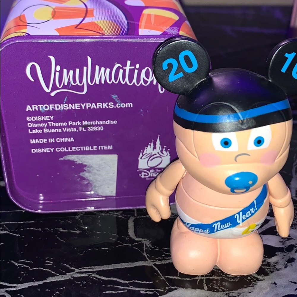 Disney vinylumation collectible 2010